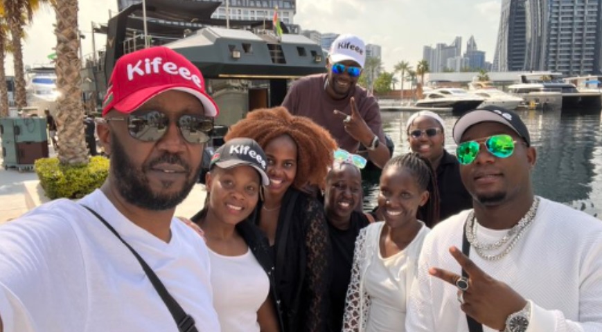 Andrew Kibe With Fans In Dubai